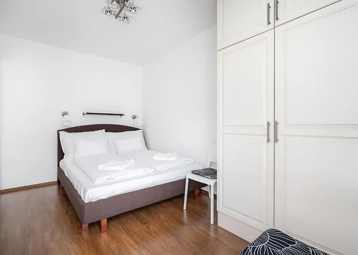 White Cascade Realty * Budapesta