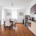 White Cascade Realty Apartamento